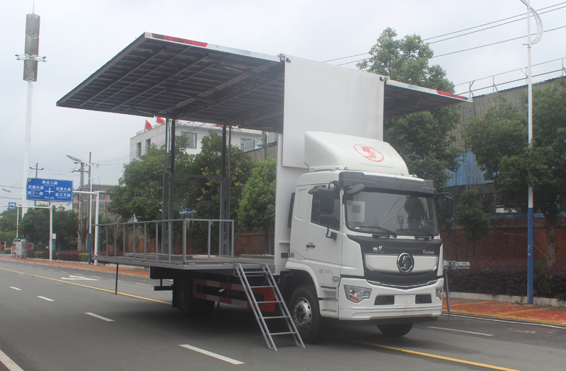 Mobile stage vehicle